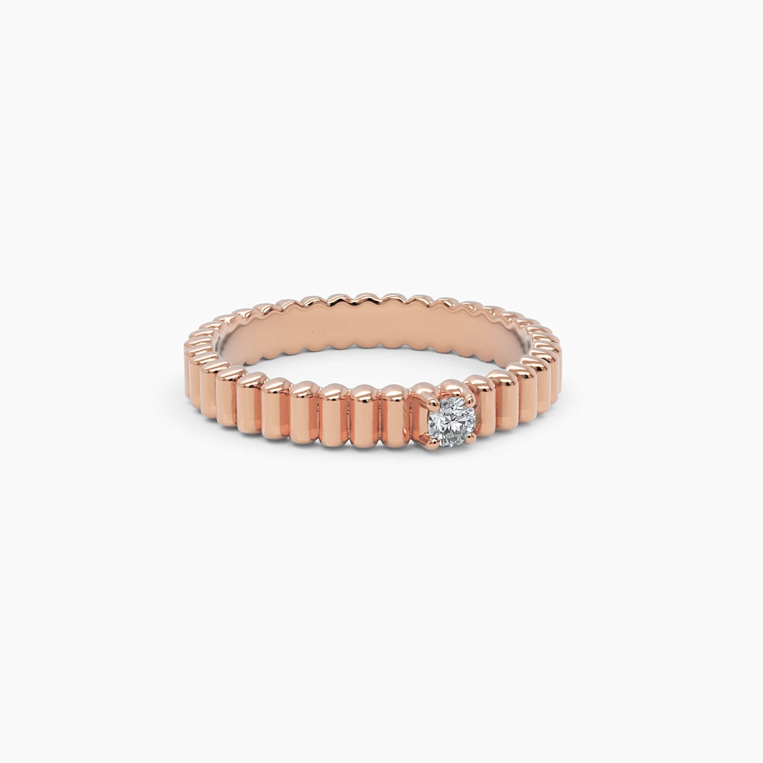 Ribbed Solitaire Diamond Ring - Narcissus