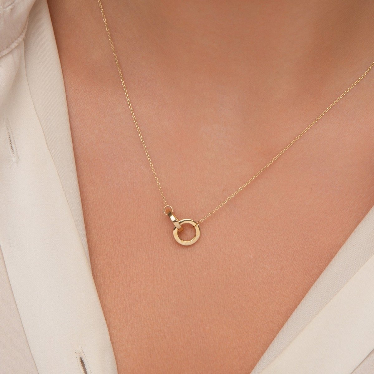 Dainty Double Circle Necklace - Narcissus