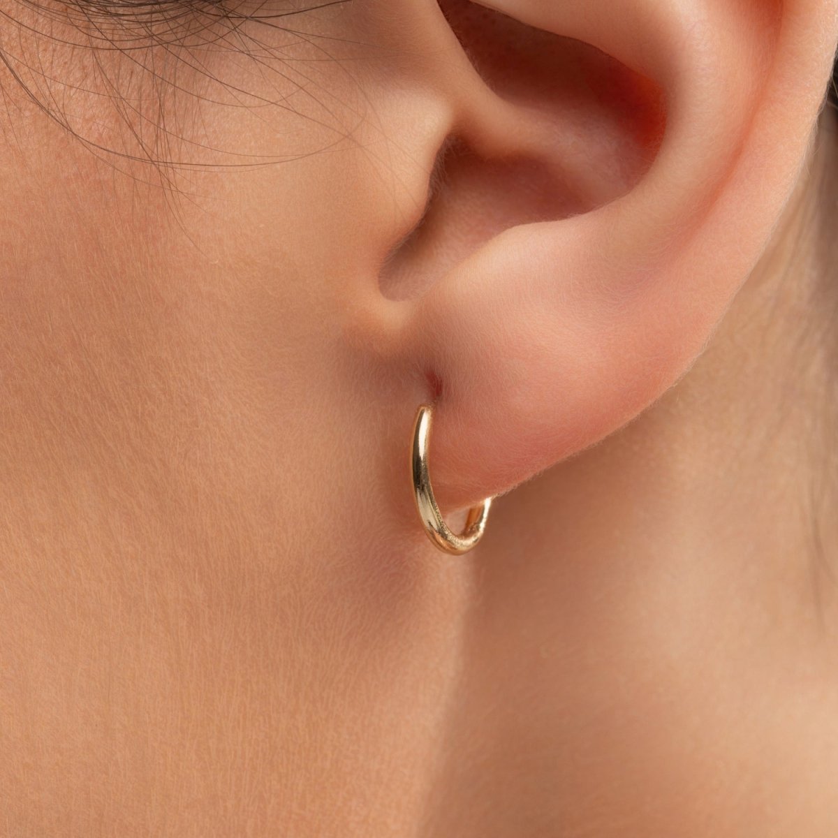 Classic Gold Hoop Earrings - Narcissus