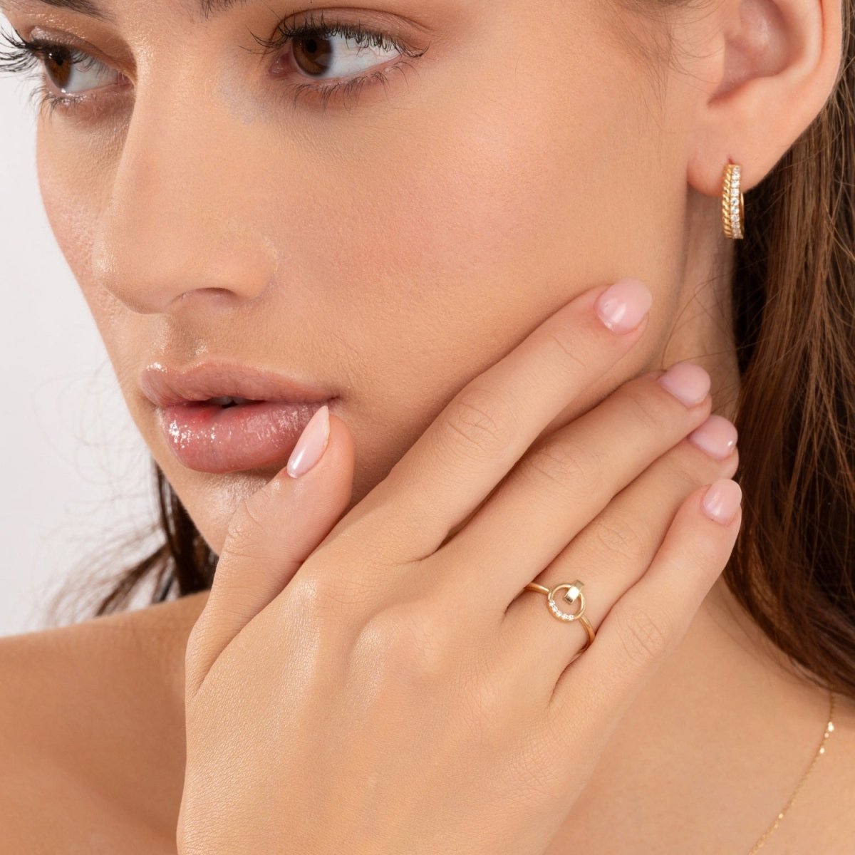 Dainty Circle Diamond Ring - Narcissus