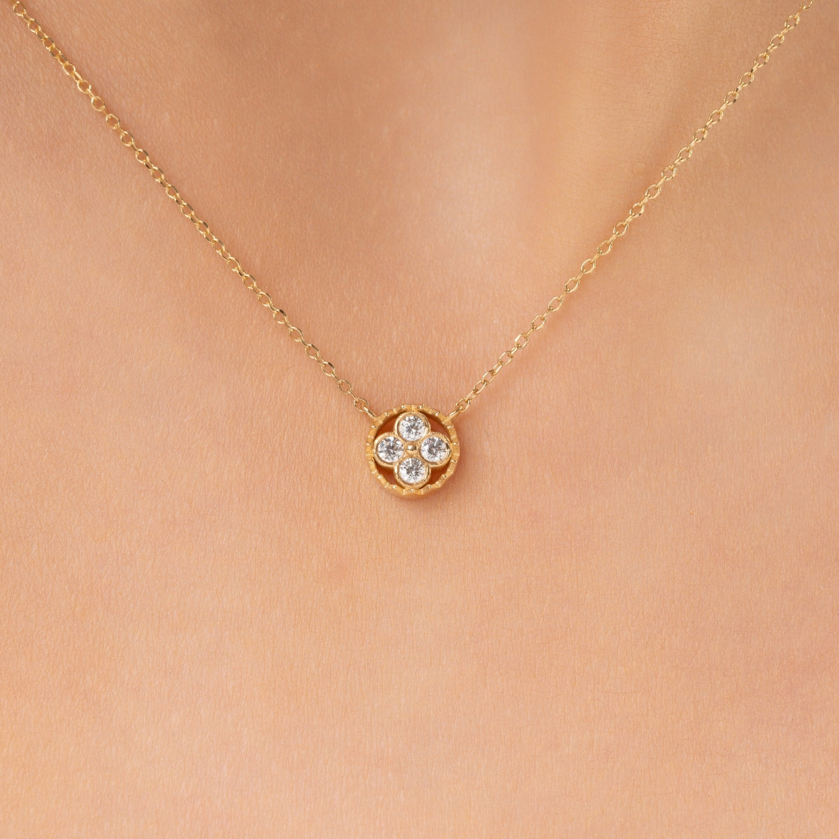 Clover Diamond Pendant Necklace - Narcissus