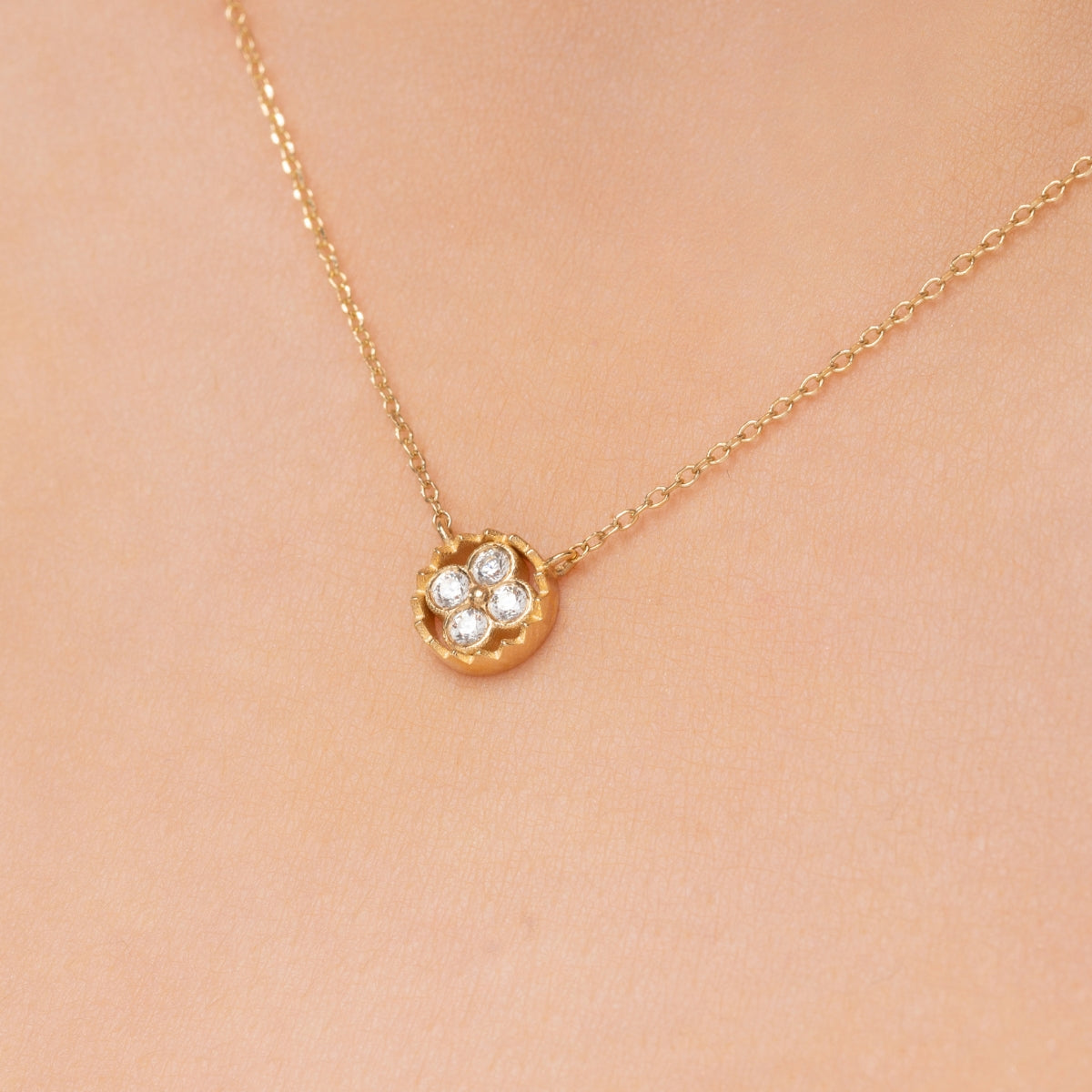 Clover Diamond Pendant Necklace - Narcissus