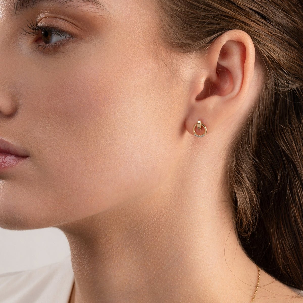 Diamond Circle Stud Earrings - Narcissus