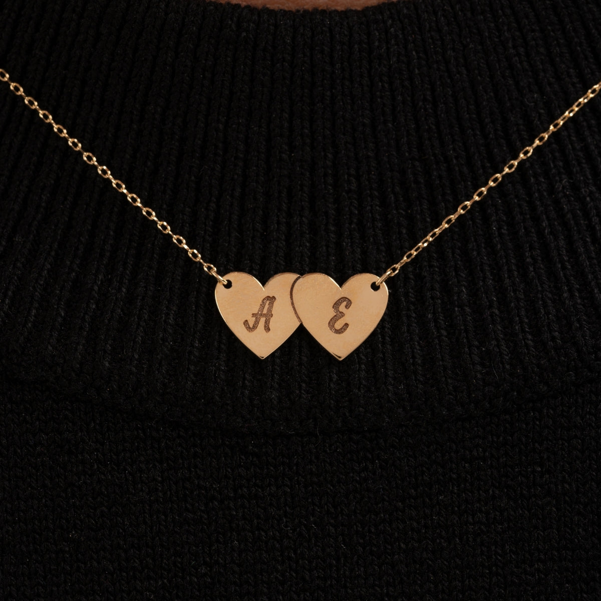 Engravable Gold Hearts Necklace - Narcissus