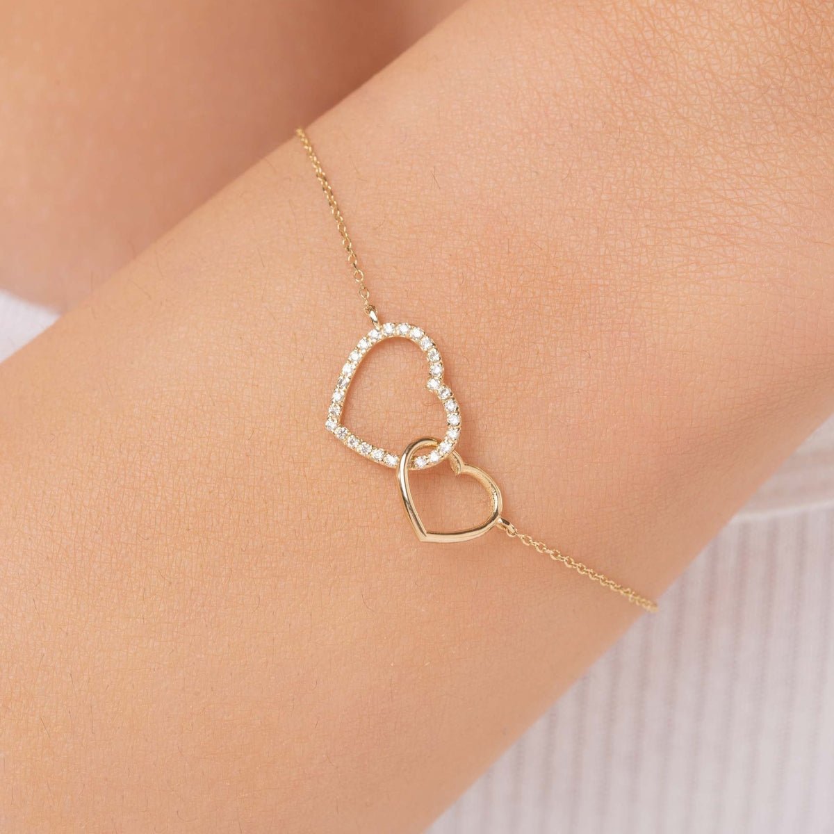 Interlocking Diamond Heart Bracelet - Narcissus