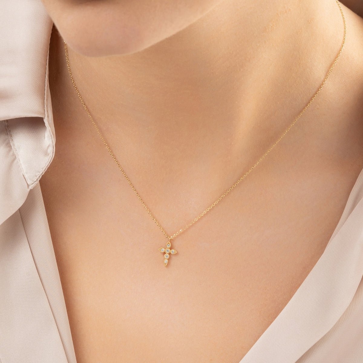 Milgrain Diamond Cross Necklace in White Gold - Narcissus