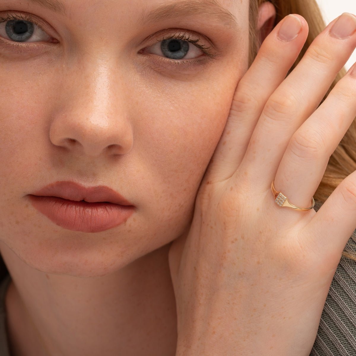 Rectangular Pavé Diamond Ring - Narcissus