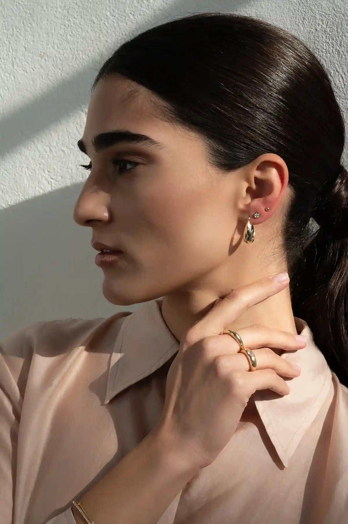 Tapered Teardrop Hoop Earrings - Narcissus