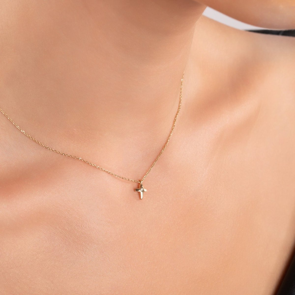 Tiny Cross Necklace With Diamond - Narcissus