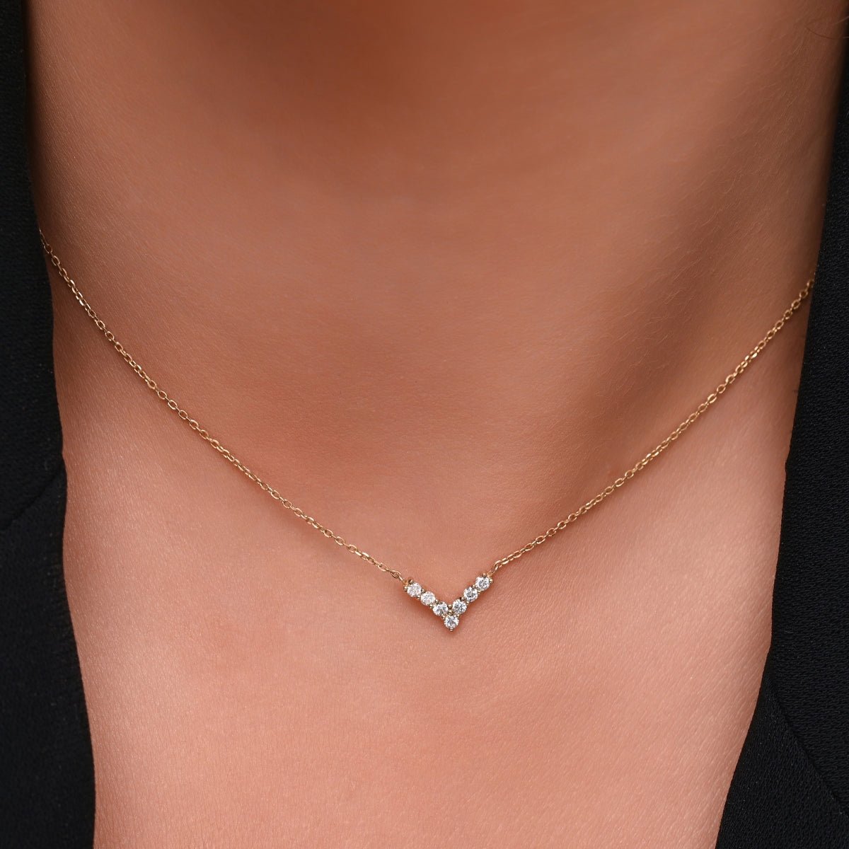 V Shape Diamond Necklace - Narcissus