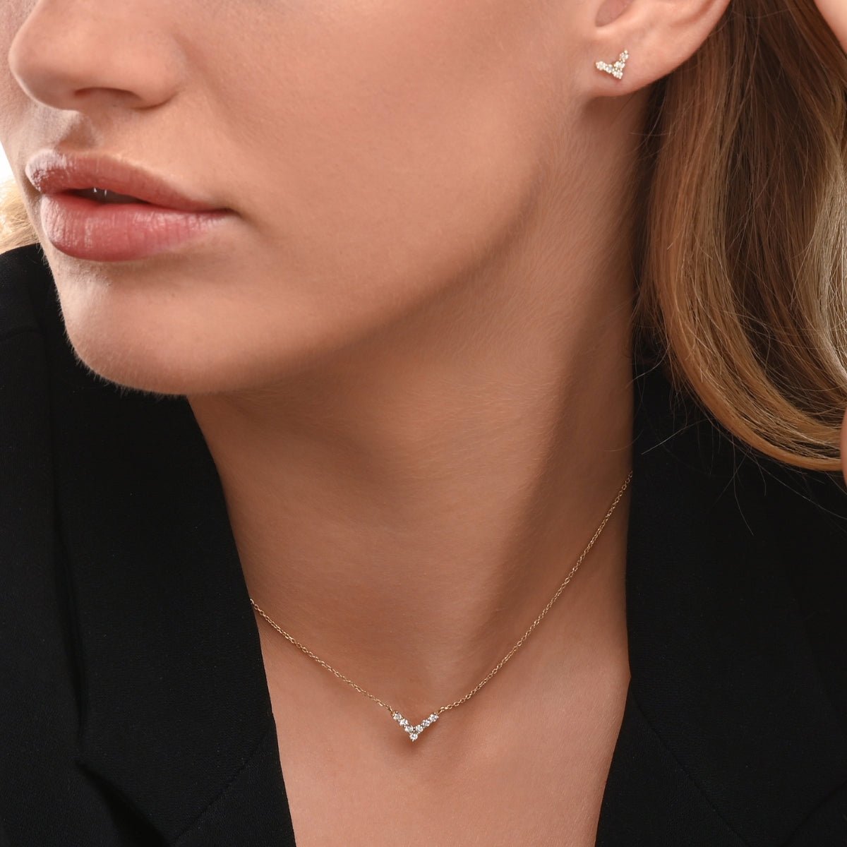 V Shape Diamond Necklace - Narcissus