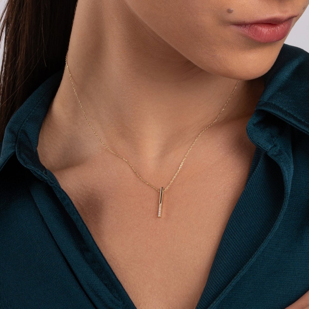 Vertical Diamond Bar Necklace - Narcissus