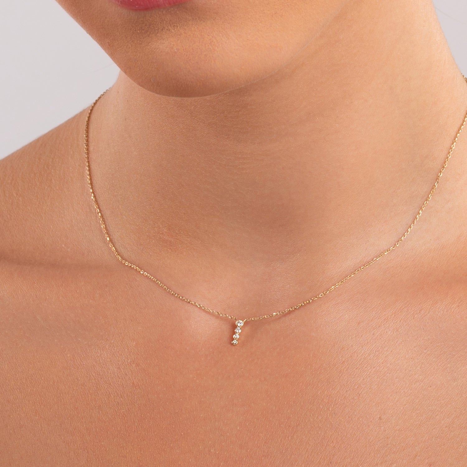 Vertical Diamond Necklace - Narcissus