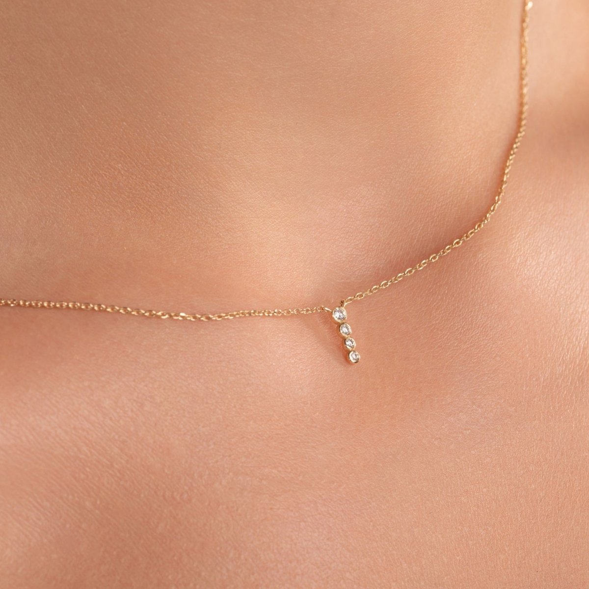 Vertical Diamond Necklace - Narcissus