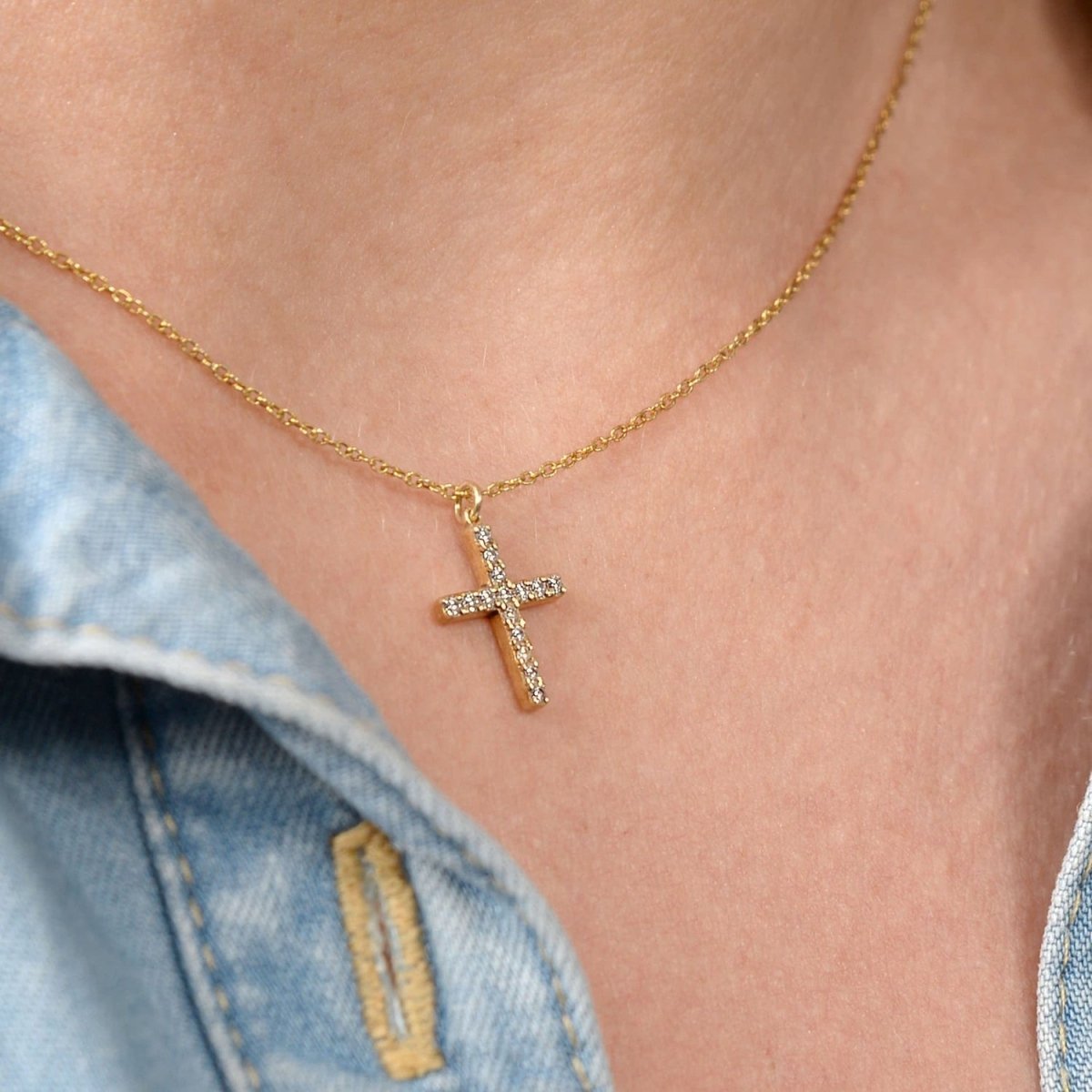 Diamond Cross Necklace in White Gold - Narcissus