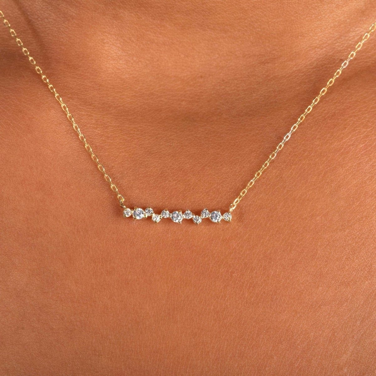 Cluster Bar Diamond Necklace - Narcissus