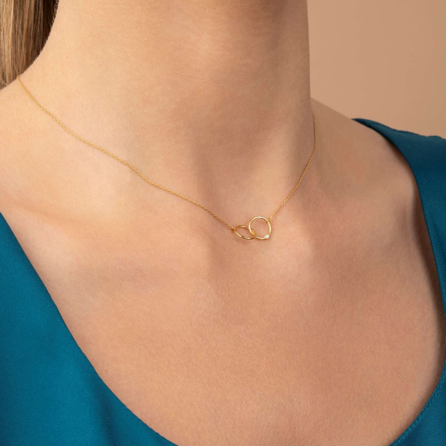 Interlinked Circles Necklace