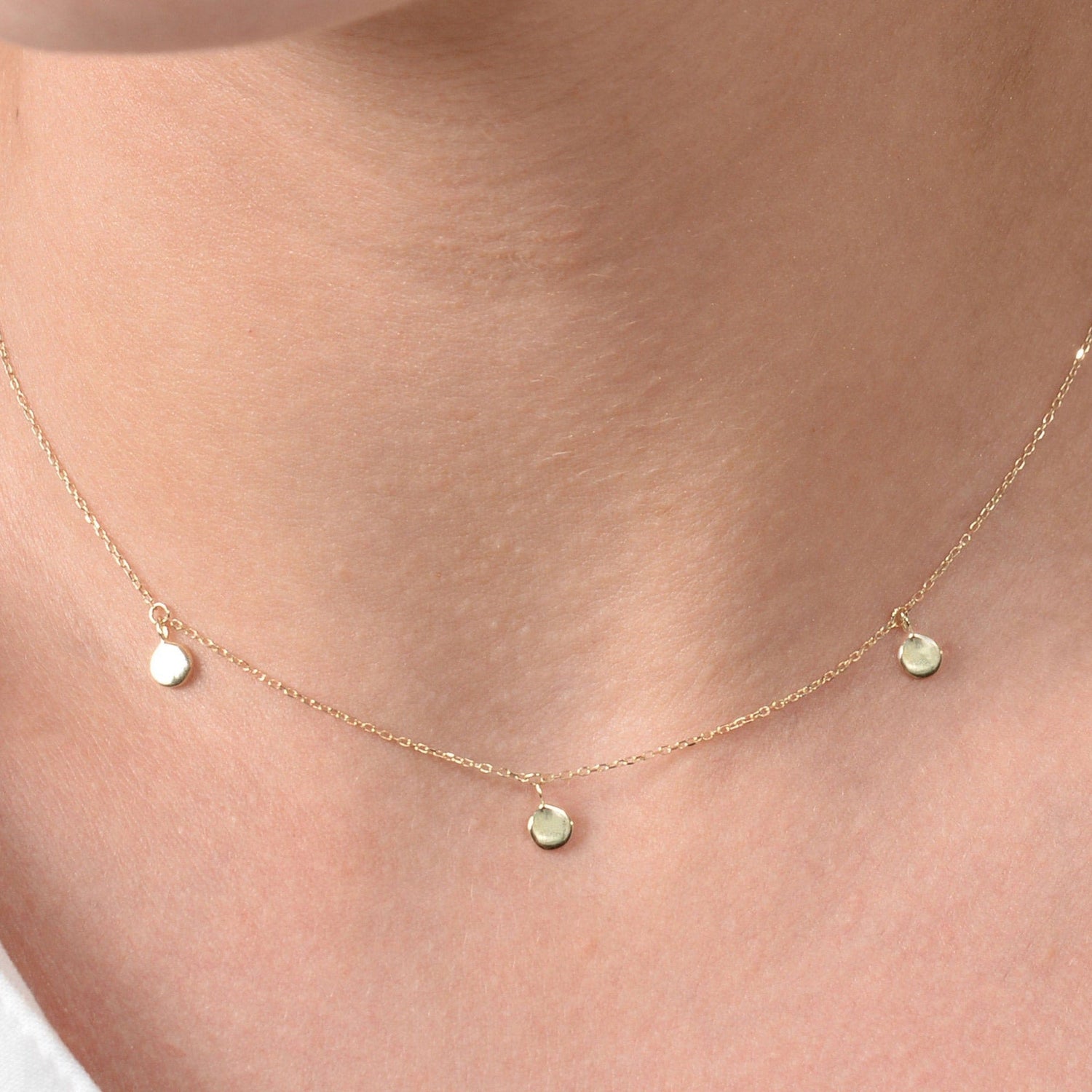Coin Necklace / Mini Disc Necklace / Gold Coin Necklace / Medallion Necklace / Minimalist Necklace / Dainty Coin Pendant / Everyday Jewelry