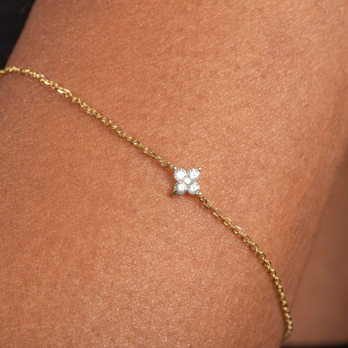 Diamond Flower Bracelet, Dainty Diamond Flower Diamond Bracelet, 4 Diamonds Cluster Bracelet, 14k Gold Diamond Bracelet, Gift for her